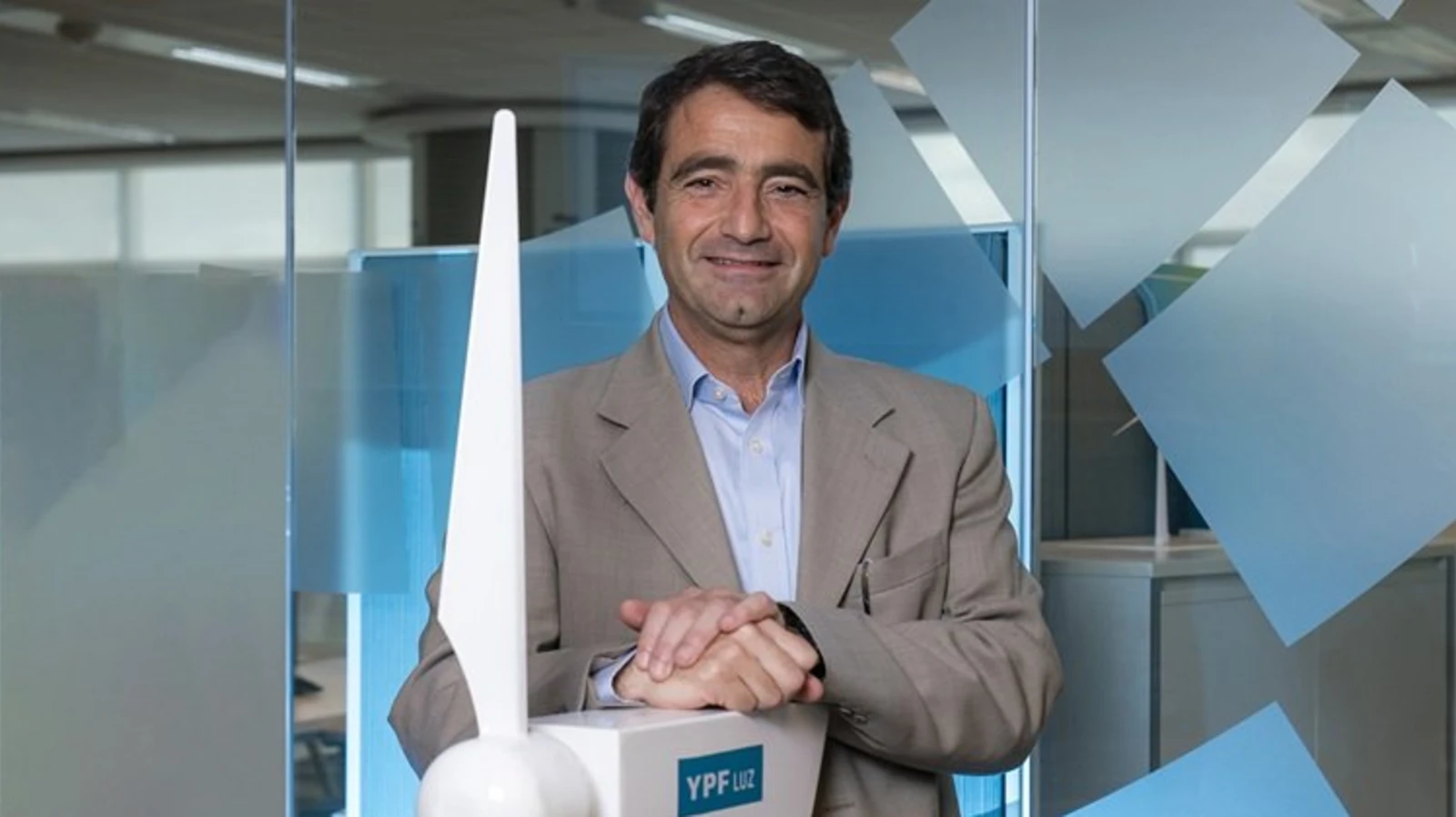 YPF Luz lanza plataforma blockchain: Mandarano revela la estrategia para "multiplicar por 10 los clientes" con PPAs "desde el teléfono