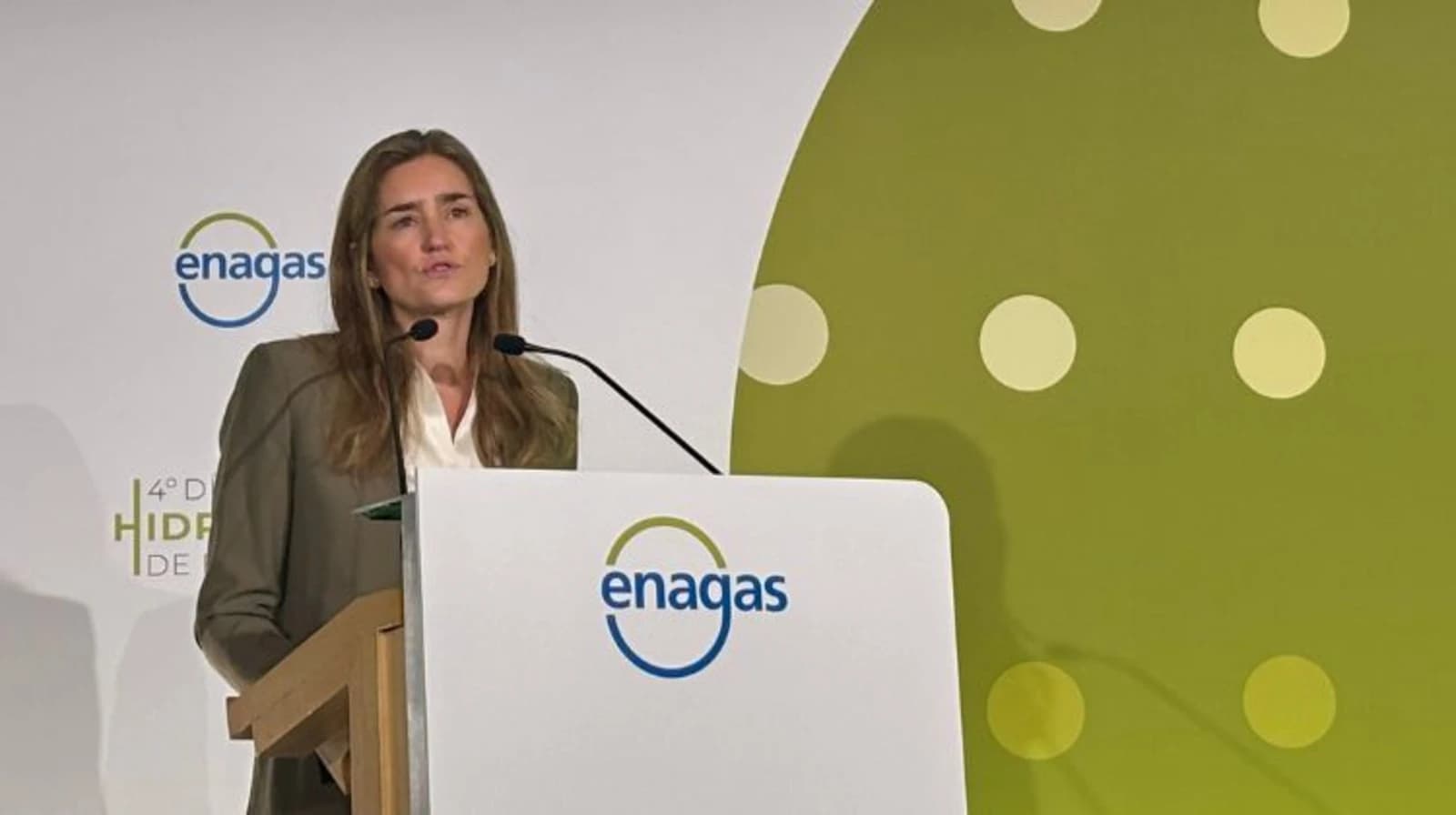 España prepara una ley sobre el hidrógeno mientras 465 millones de planes de apoyo pasan a consulta pública.