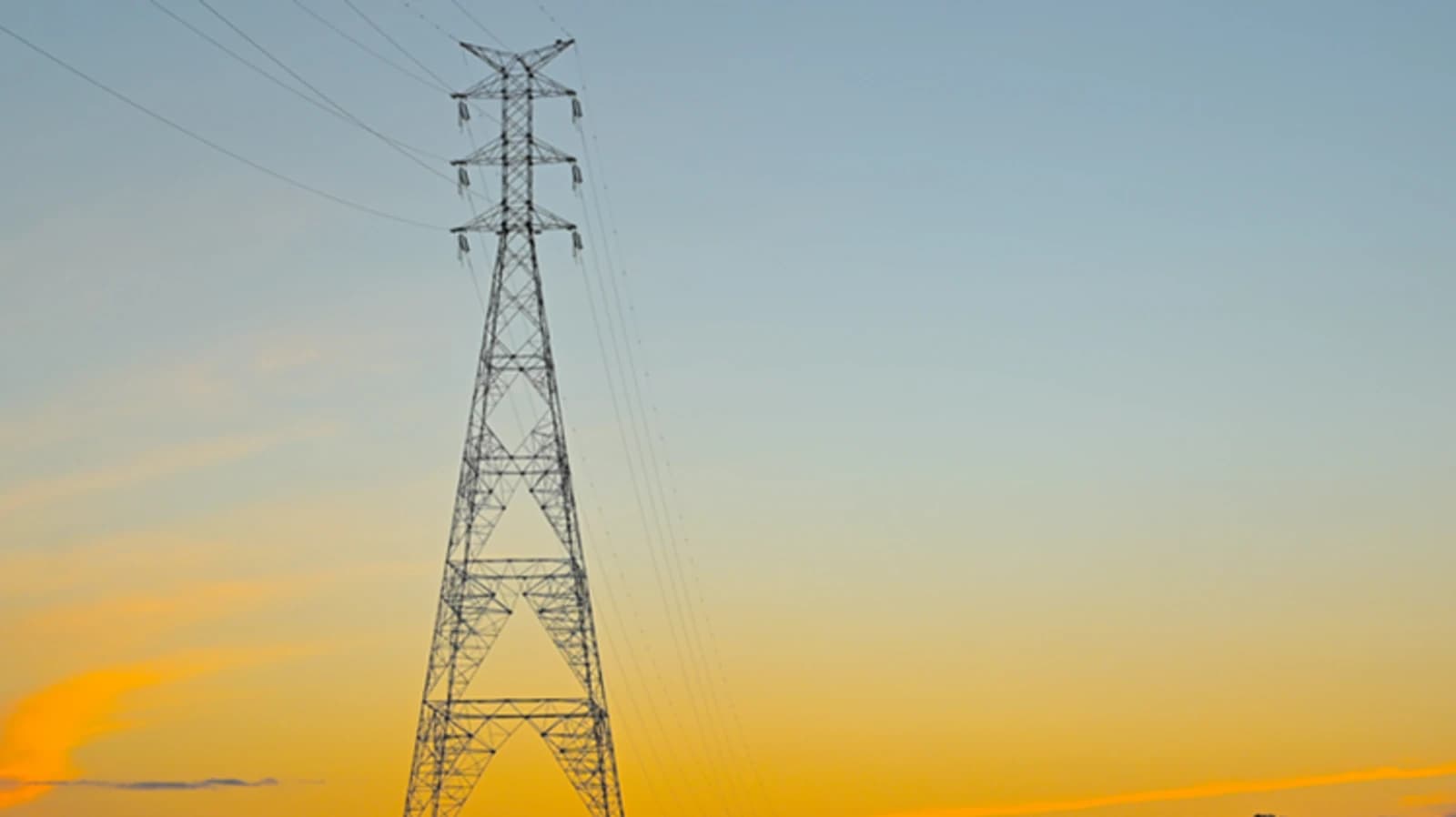 Brasil adota nova 'Política Nacional de Acesso à Rede' para apoiar energias renováveis e o crescimento industrial.