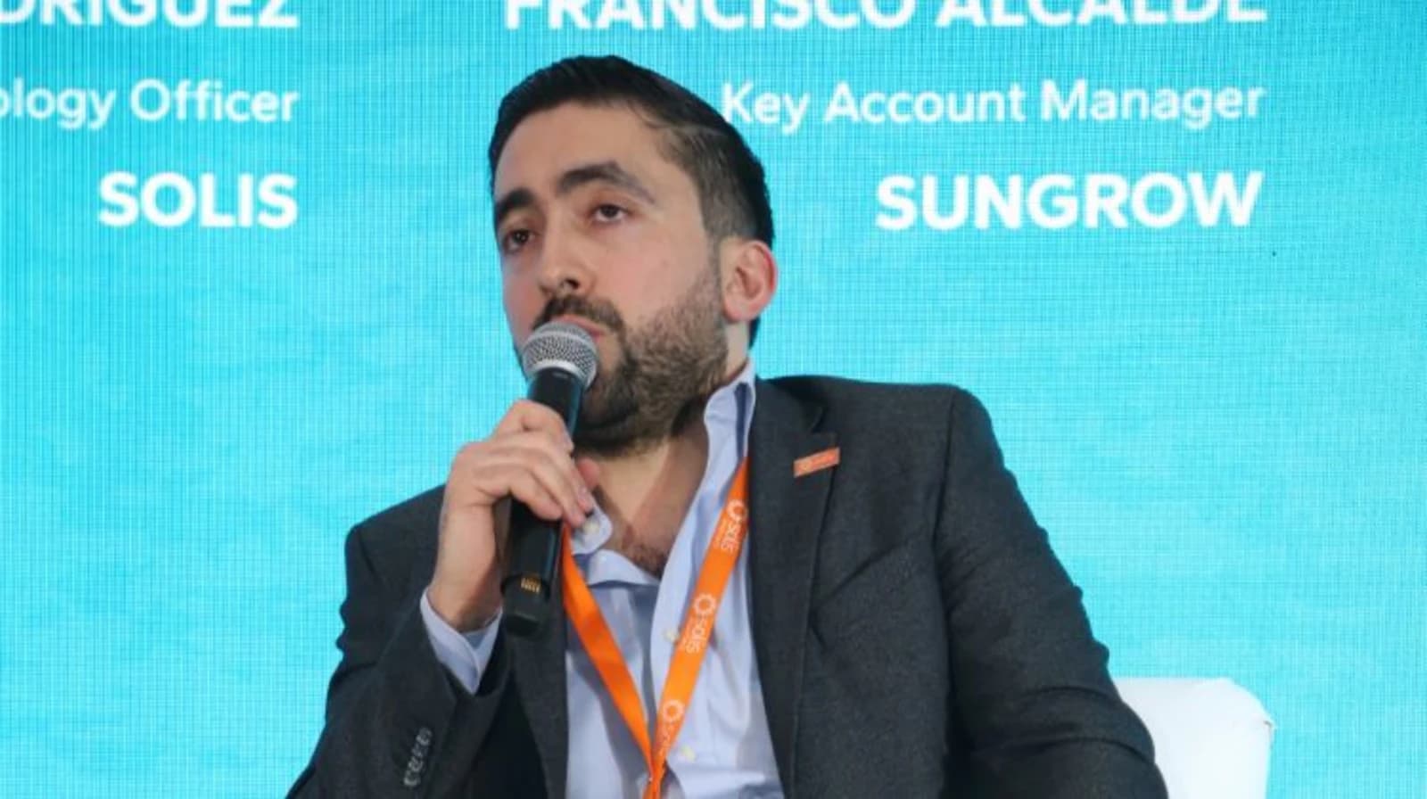 Solis propone elevar el límite de generación distribuida a 2 MW en México