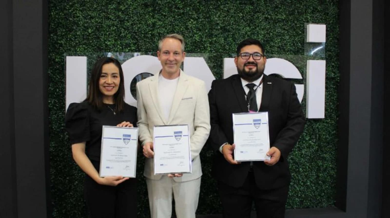 LONGi receives the "Top Brand PV 2024" award for the LATAM region at the Solar + Storage expo