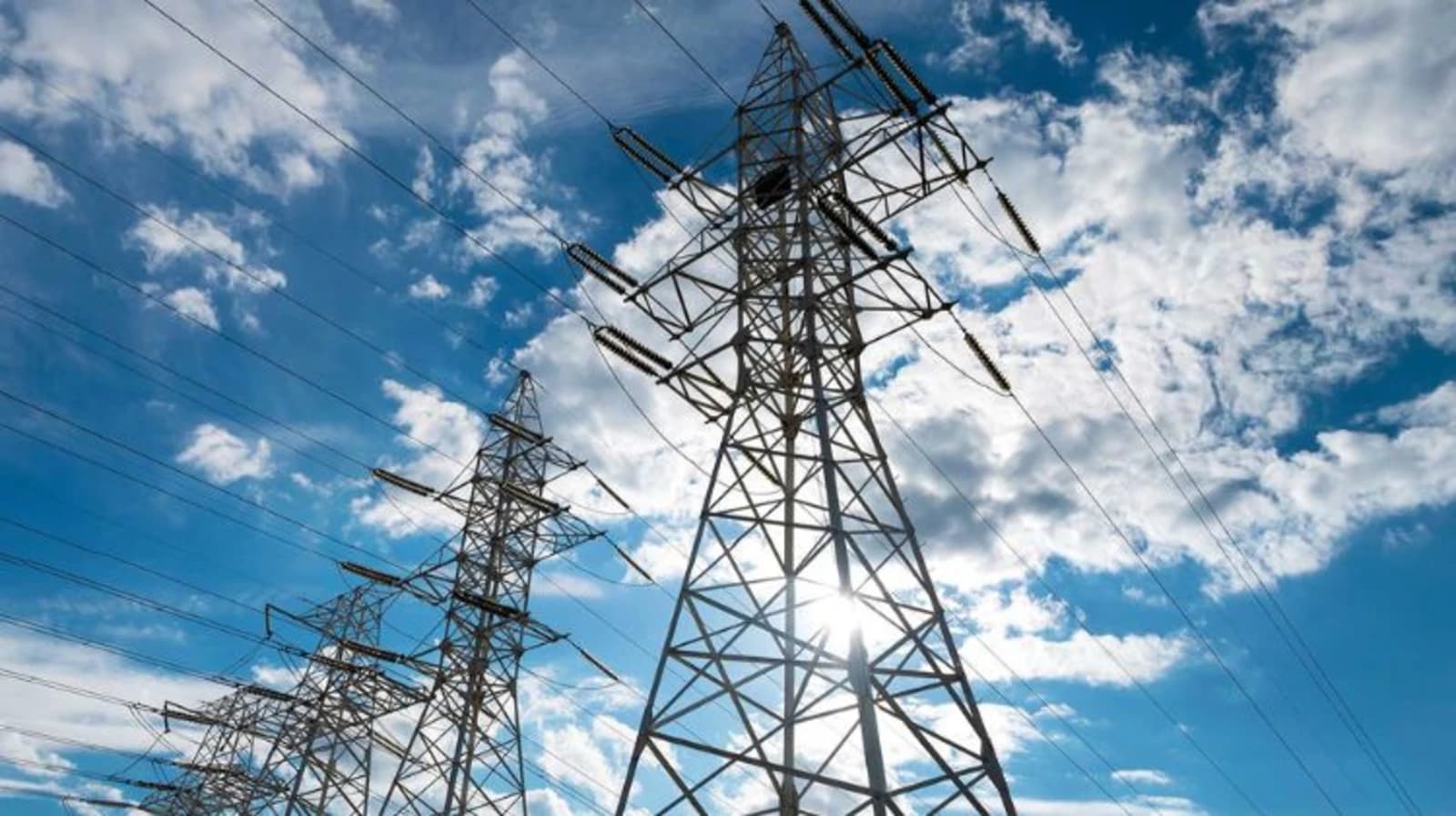 Petro lança o primeiro leilão do ano para uma linha de transmissão de energia de 500 kV.