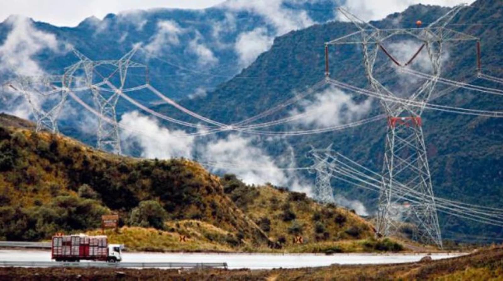 Energy crisis in Ecuador: the causes of the 465 MW deficit revealed and measures recommended to reverse the situation