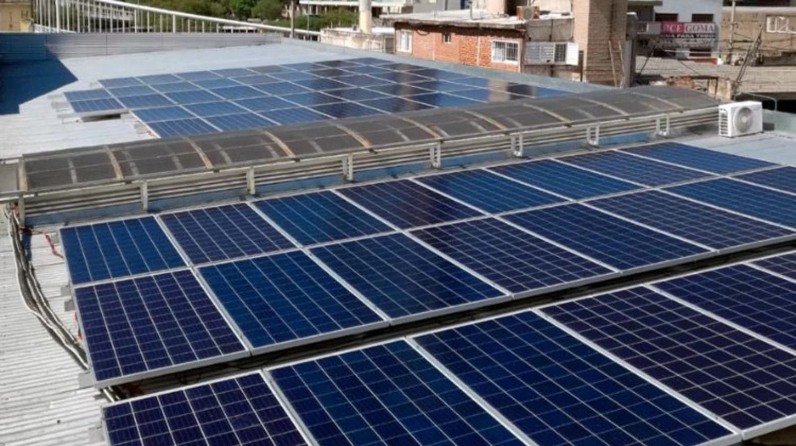 Equador reforça instrumentos regulatórios para geração distribuída e autossuprimento.