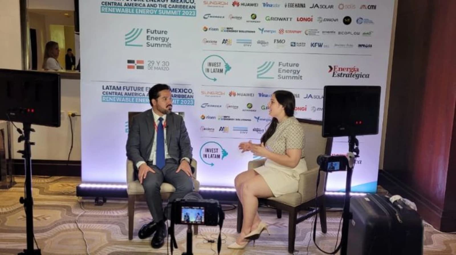 A LONGi participou do Future Energy Summit, um megaevento de energias renováveis, como líder tecnológica na região.