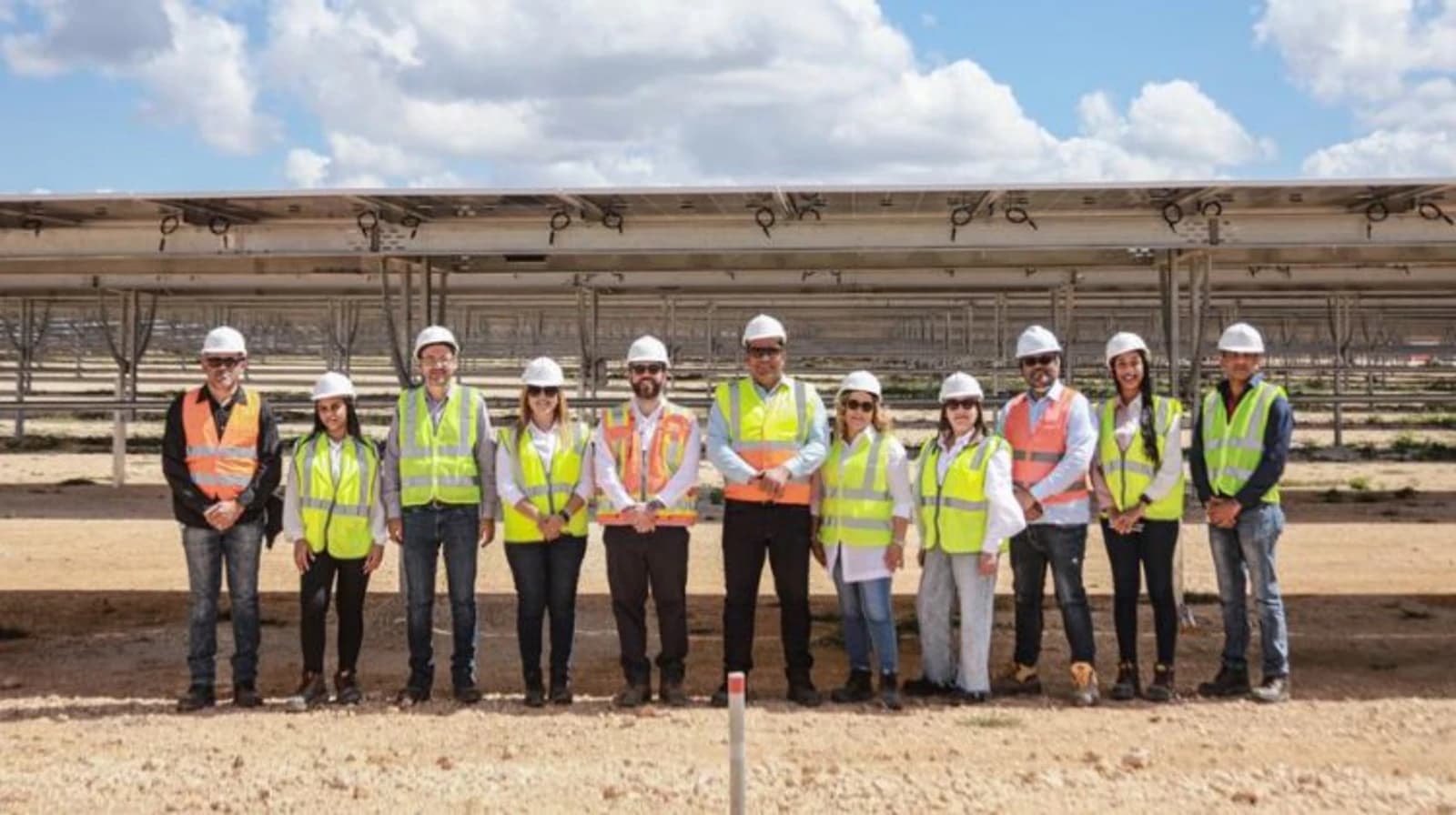 A construção dos parques fotovoltaicos Cumayasa 1 e 2 avança com um investimento de US$ 90 milhões.
