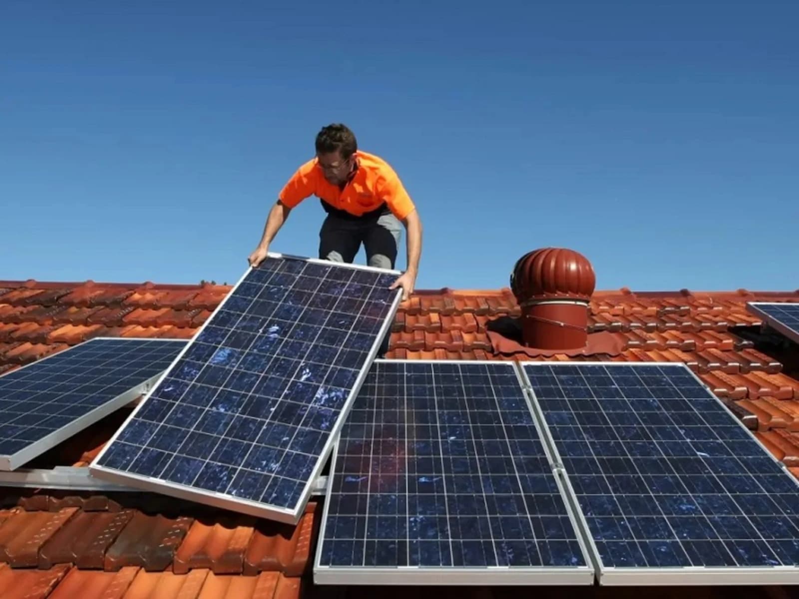 Dos medidas podrían abrir el juego a nuevos negocios solares en Panamá