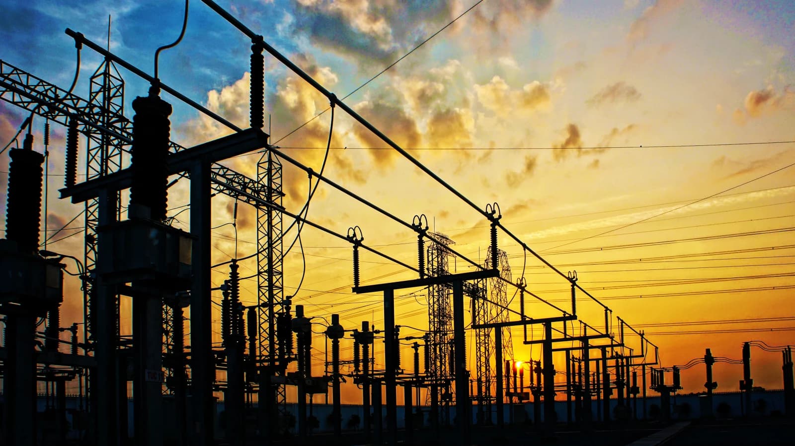 Disminuirían las tarifas de operación del CENACE para las generadoras y cargas del mercado eléctrico de México