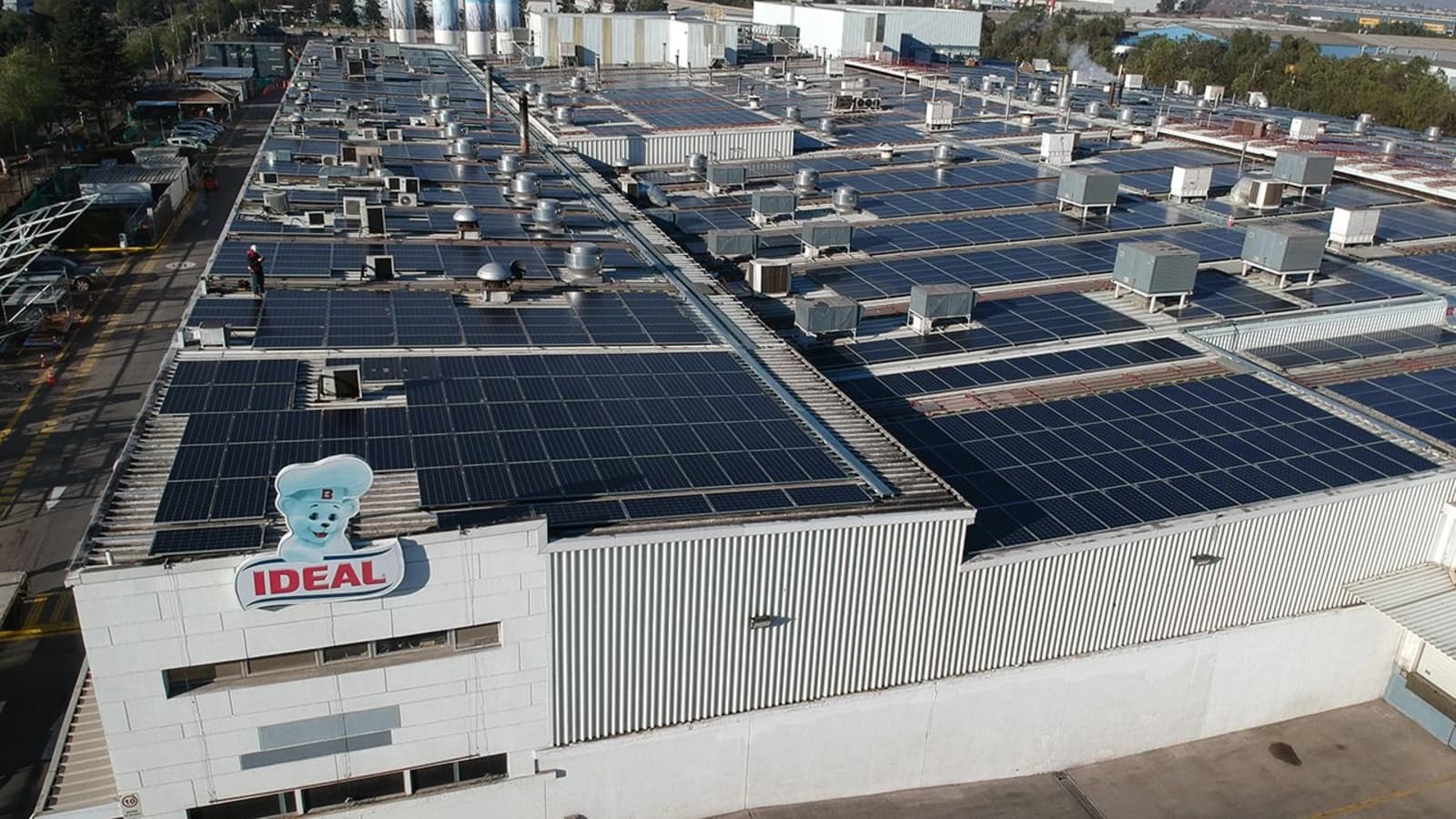 Grupo Bimbo ratifica su apuesta a las renovables y avanza con autogeneración