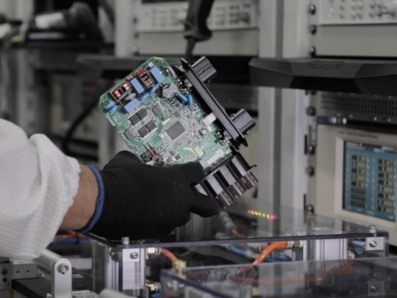 The alliance between Enphase and Flex Mexico will produce more than 1 million microinverters