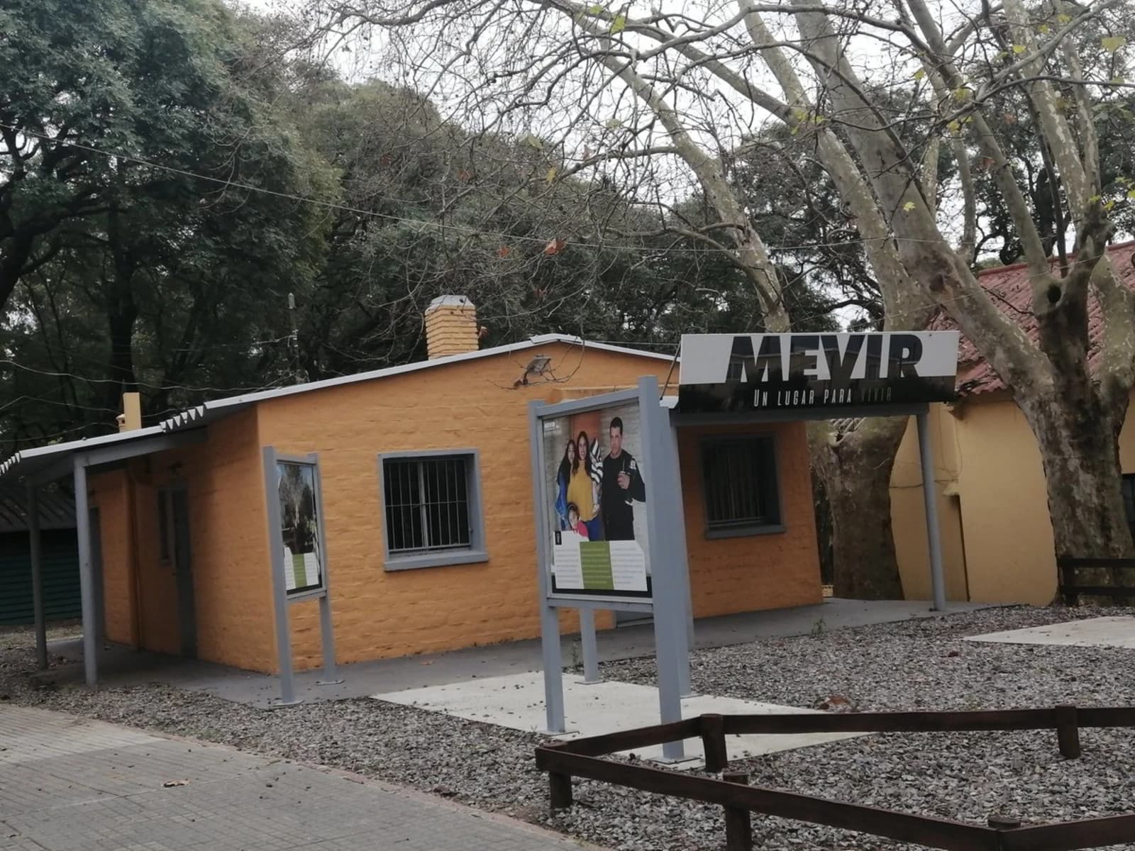 Energía y Mevir de Uruguay analizaron proyectos de energías renovables