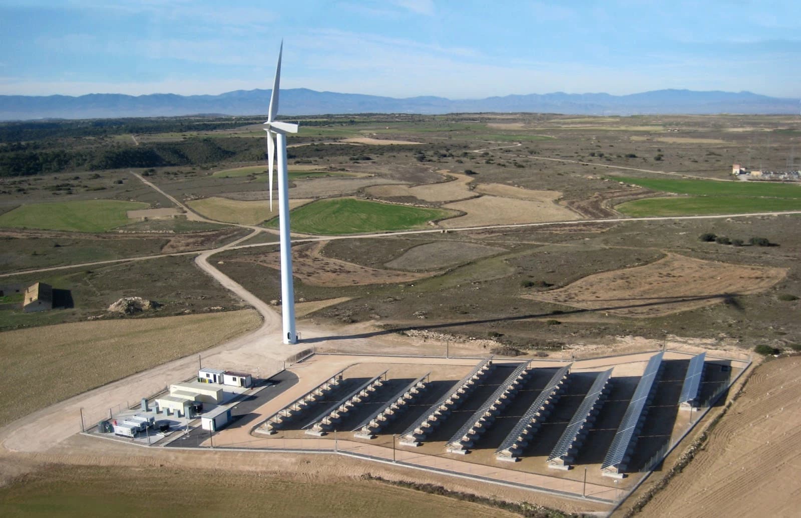 Com 400 MW já desenvolvidos, a Sustainablearth Latam propõe medidas ao Governo para viabilizar o investimento em energia renovável no Peru.