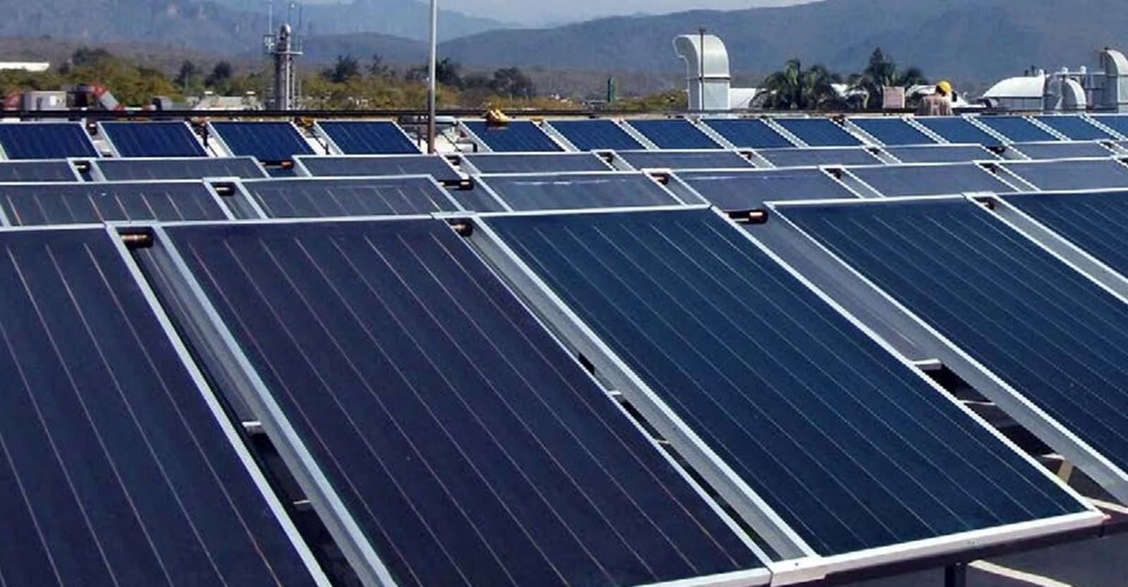 Economia com energia solar térmica: 5 casos de sucesso de empresas com esses sistemas em operação no México.