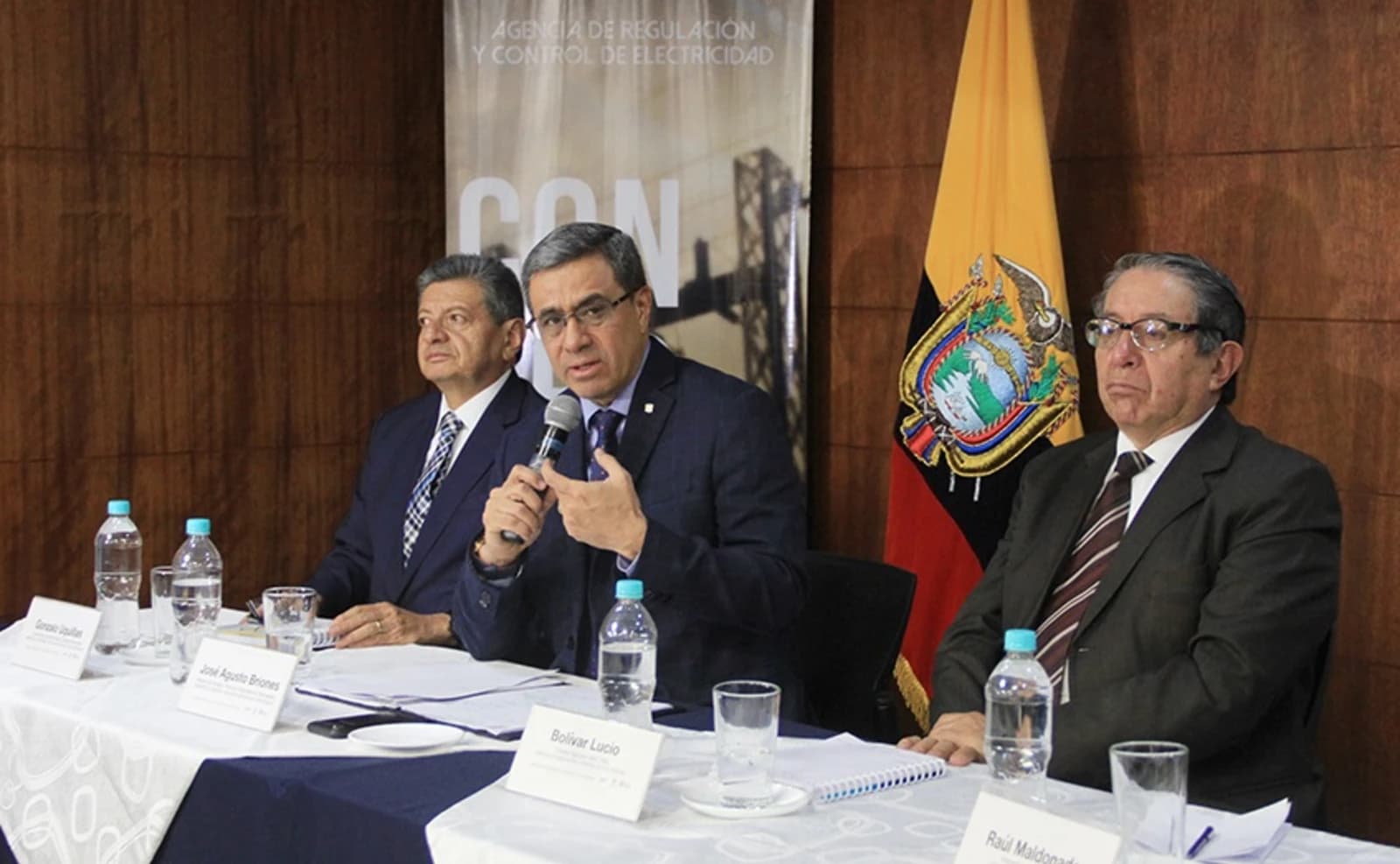 Na sequência da intervenção da Celec, o Governo ratificou o leilão de energia eólica e solar no Equador.
