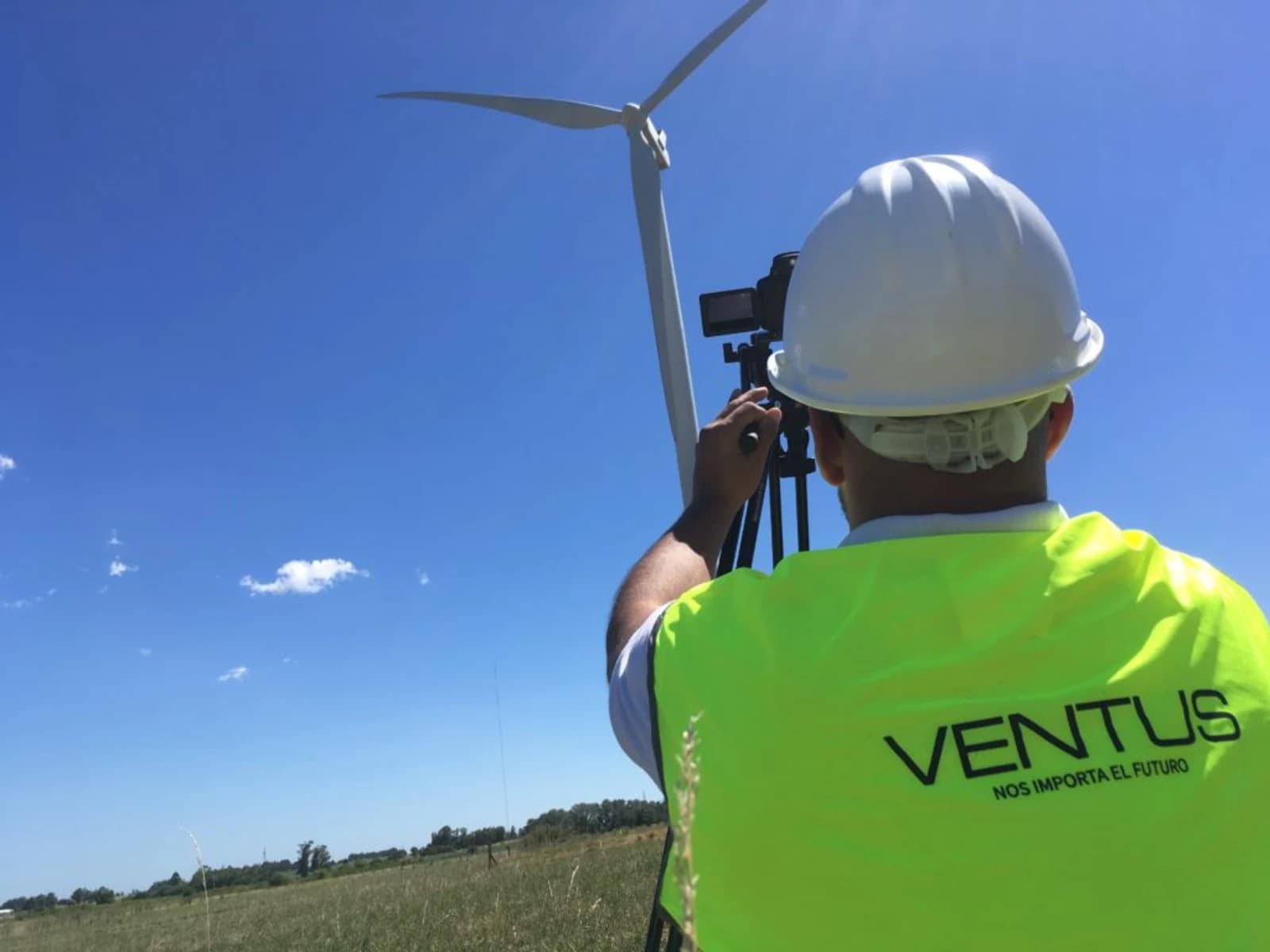 Análise de mercado: planos de investimento em energias renováveis da Ventus na Colômbia.