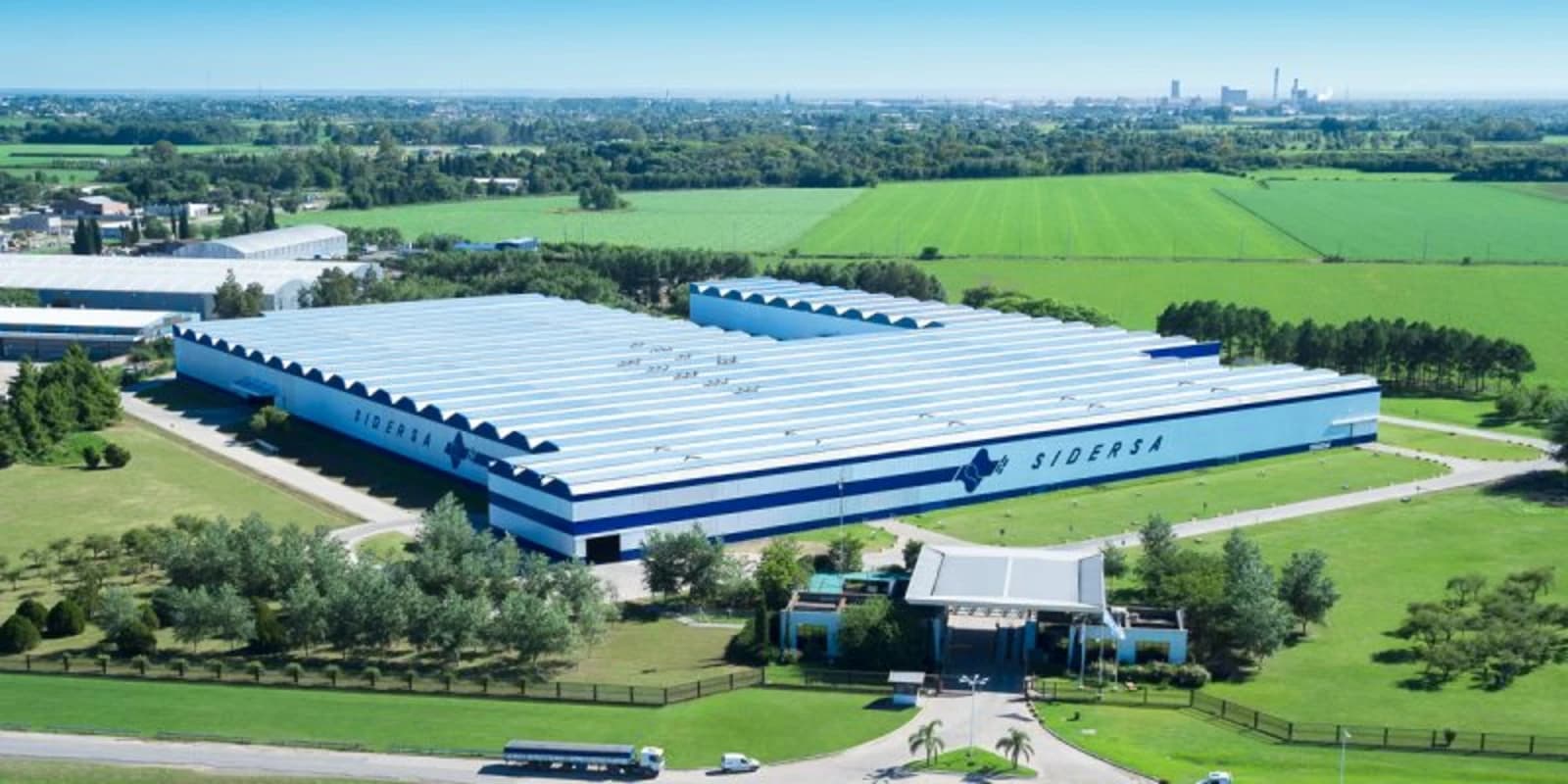 Com novos investimentos, a Sidersa atingiu uma capacidade de produção de 5,4 GW em soluções de aço para abastecer parques solares.