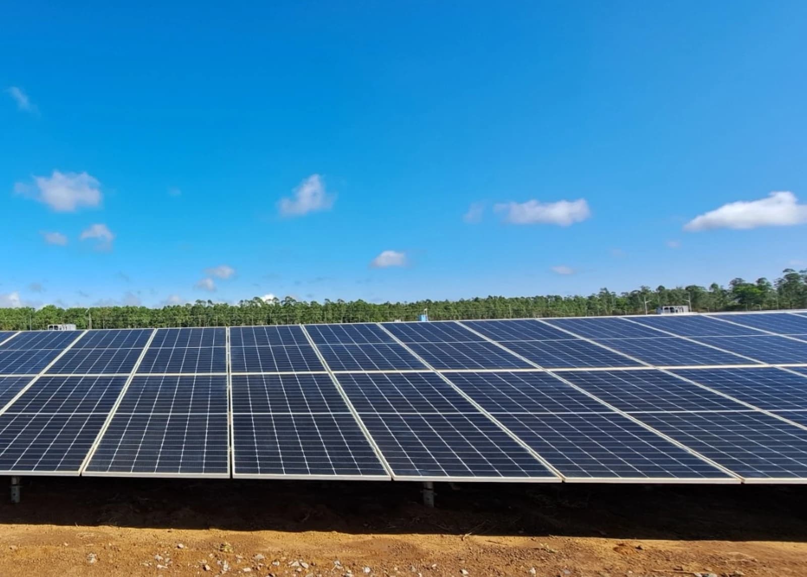 Cuba inaugurates its first photovoltaic project with batteries
