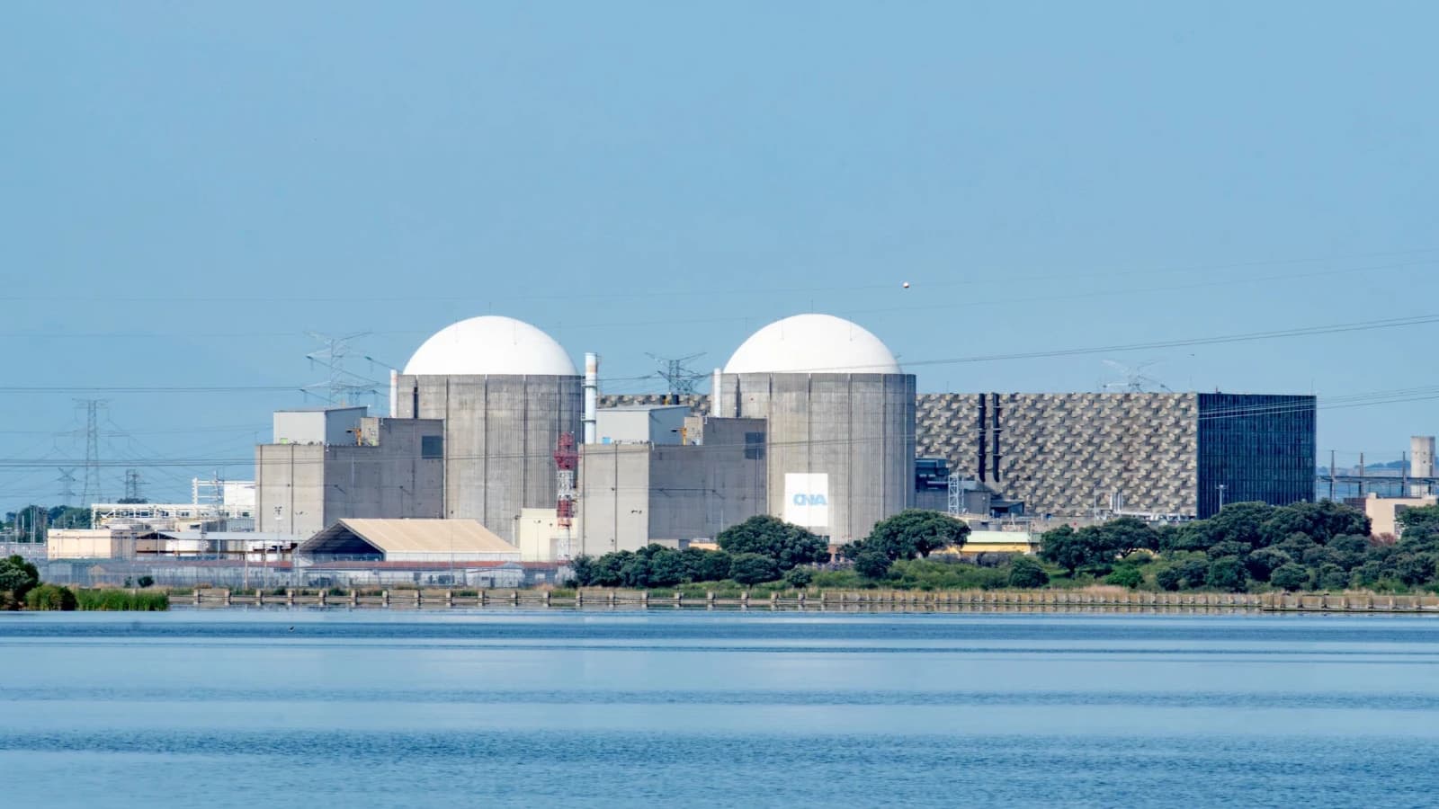 Se concede la renovación de la autorización de explotación de la central nuclear Almaraz